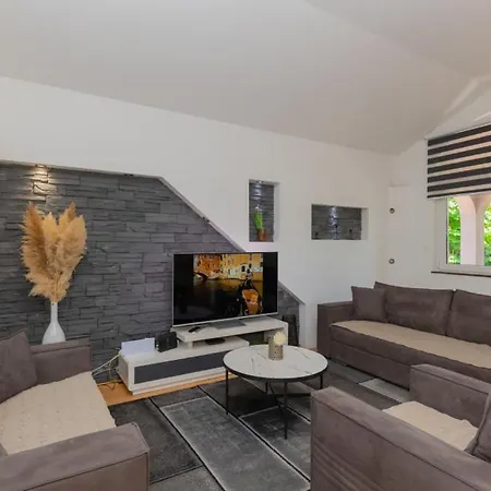 Beautiful Mia With Pool In * ماكارسكا