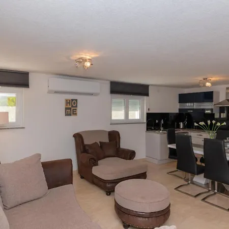 Beautiful Mia With Pool In فيلة ماكارسكا