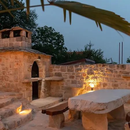 Beautiful Mia With Pool In *