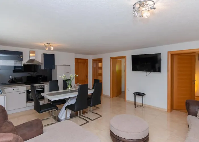 Beautiful Mia With Pool In Makarska