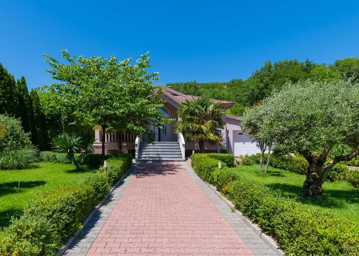 Villa Beautiful Mia With Pool In Makarska