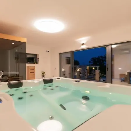 Villa Beautiful Mia With Pool In