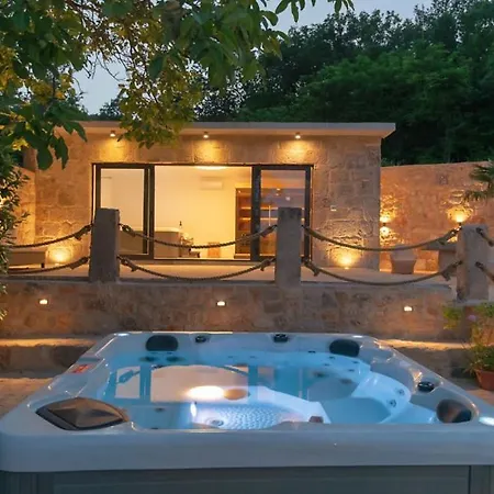 Beautiful Mia With Pool In Villa