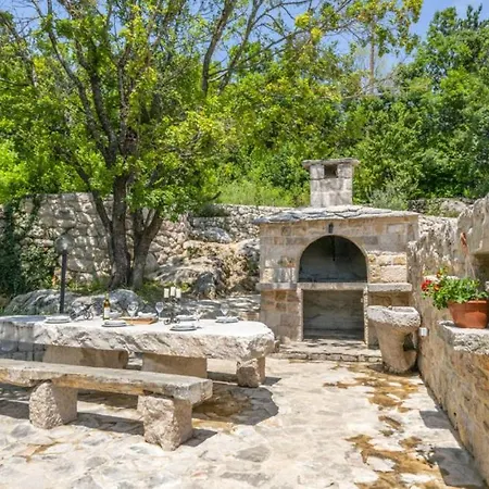 Beautiful Villa Mia With Pool In Makarska *