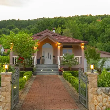 Beautiful Villa Mia With Pool In Makarska Villa