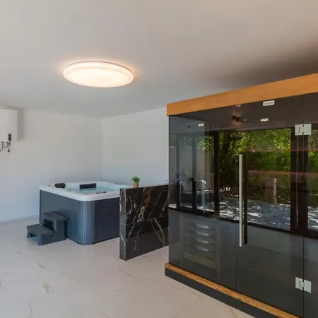 Beautiful Mia With Pool In Villa