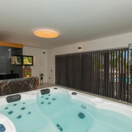 Beautiful Mia With Pool In Villa *