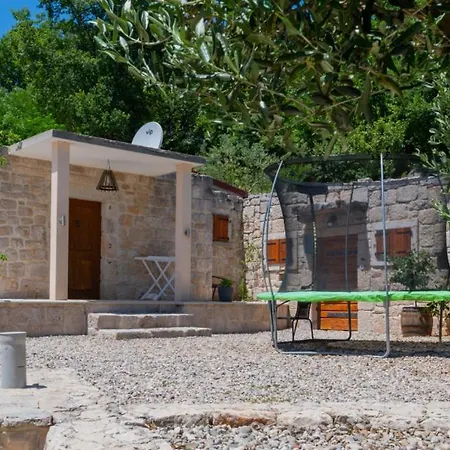 Beautiful Mia With Pool In Villa Makarska