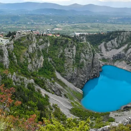 Beautiful Mia With Pool In *