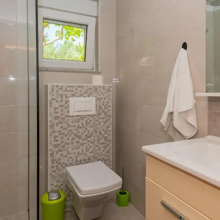 Beautiful Mia With Pool In Makarska