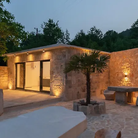 Beautiful Mia With Pool In Villa Makarska