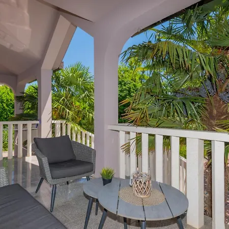 Beautiful Mia With Pool In Villa *