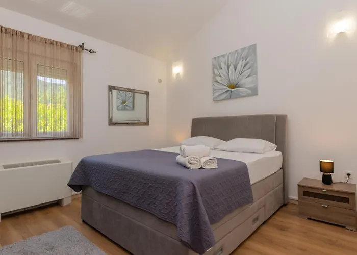 Villa Beautiful Mia With Pool In