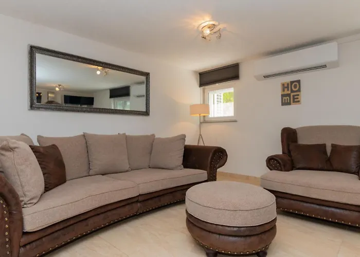 Beautiful Mia With Pool In Villa *