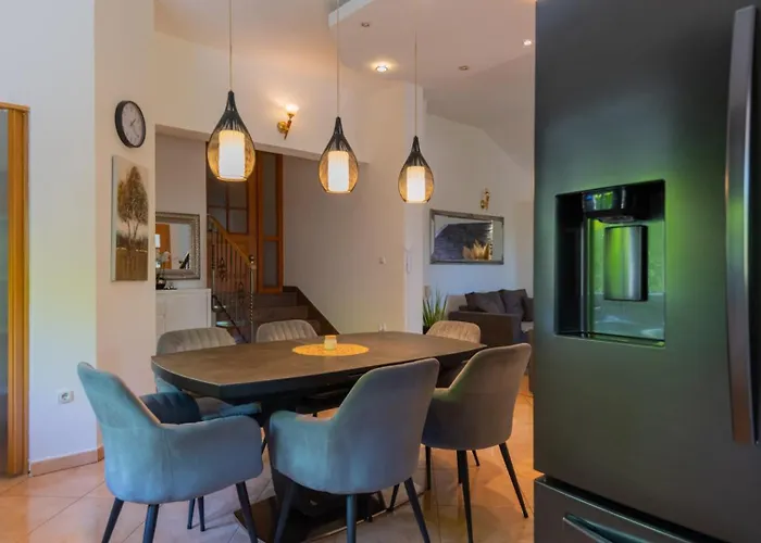 Beautiful Mia With Pool In Villa