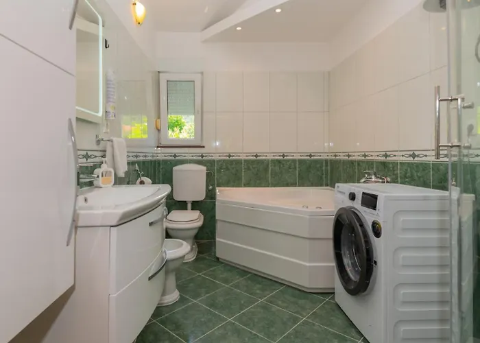 Villa Beautiful Mia With Pool In