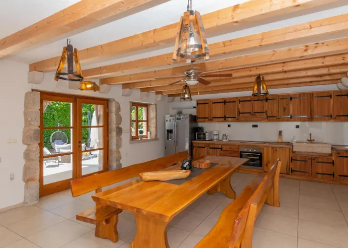 Beautiful Mia With Pool In Makarska