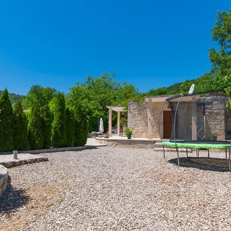 Beautiful Mia With Pool In Willa